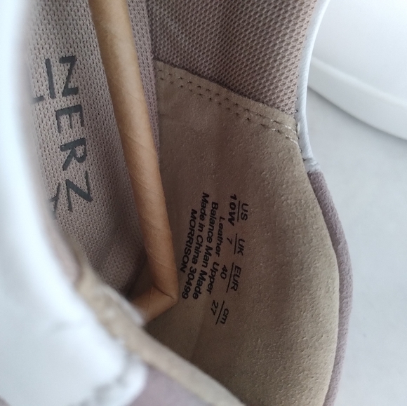 Naturalizer Morrison leather fashion white sneakers, 10 wide, good condition - Picture 7 of 16